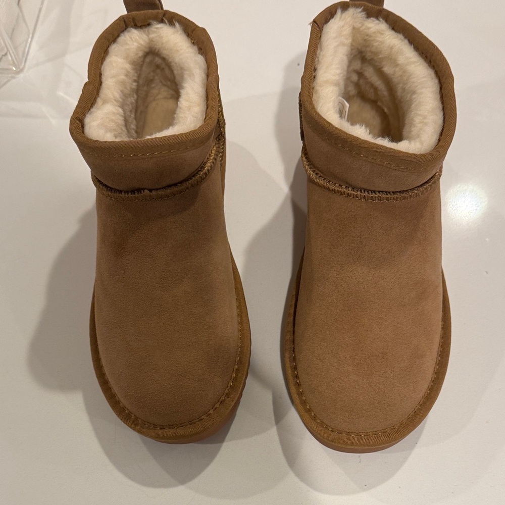 Ugg knock off new with tags
